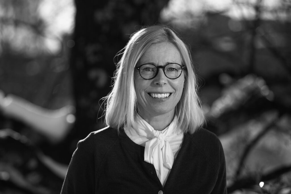 Sofia Lundberg (ordförande), professor i nationalekonomi vid Handelshögskolan vid Umeå universitet